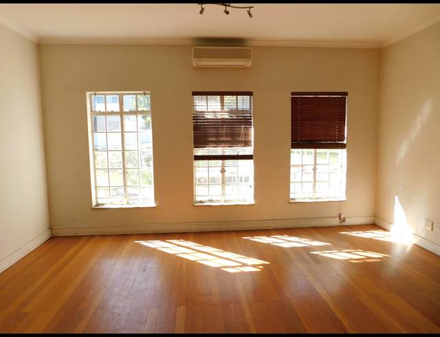 650M² OFFICE TO LET IN DUNKELD WEST